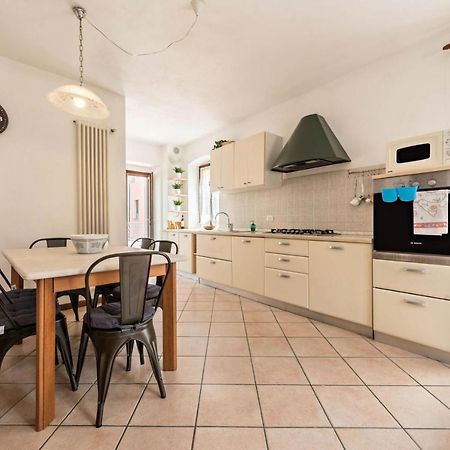 La Casa Del Borgo Con Parcheggio Lägenhet Malcesine Exteriör bild