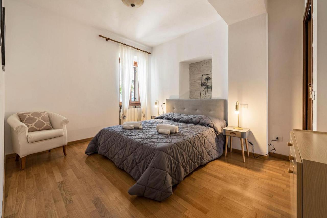 La Casa Del Borgo Con Parcheggio Lägenhet Malcesine Exteriör bild